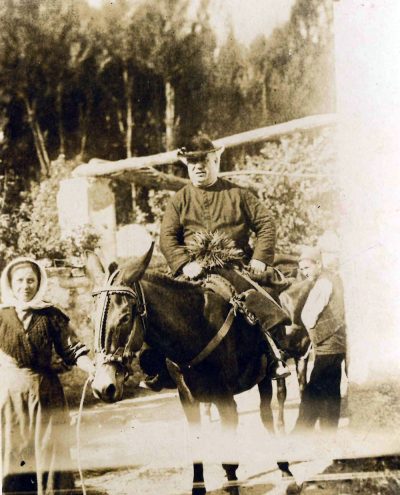 Padre Calasanz montado en caballo
